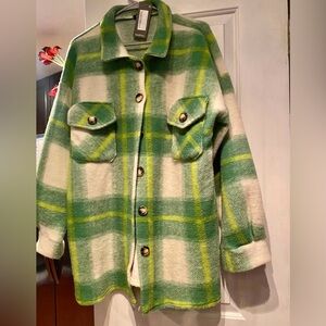 NWT Women’s  Green and Cream Plaid Teddy plaid shacket size 10